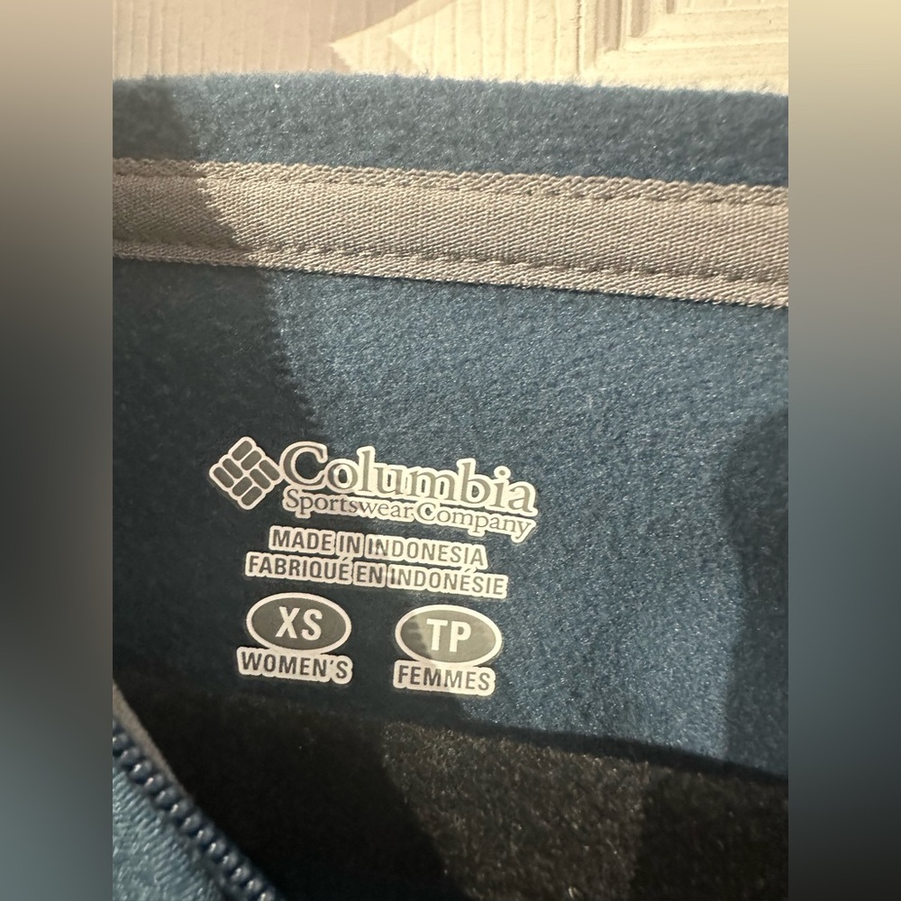 Columbia Women’s Teal Hooded Quarter Zip Jacket (XS) - Picture 9 of 15